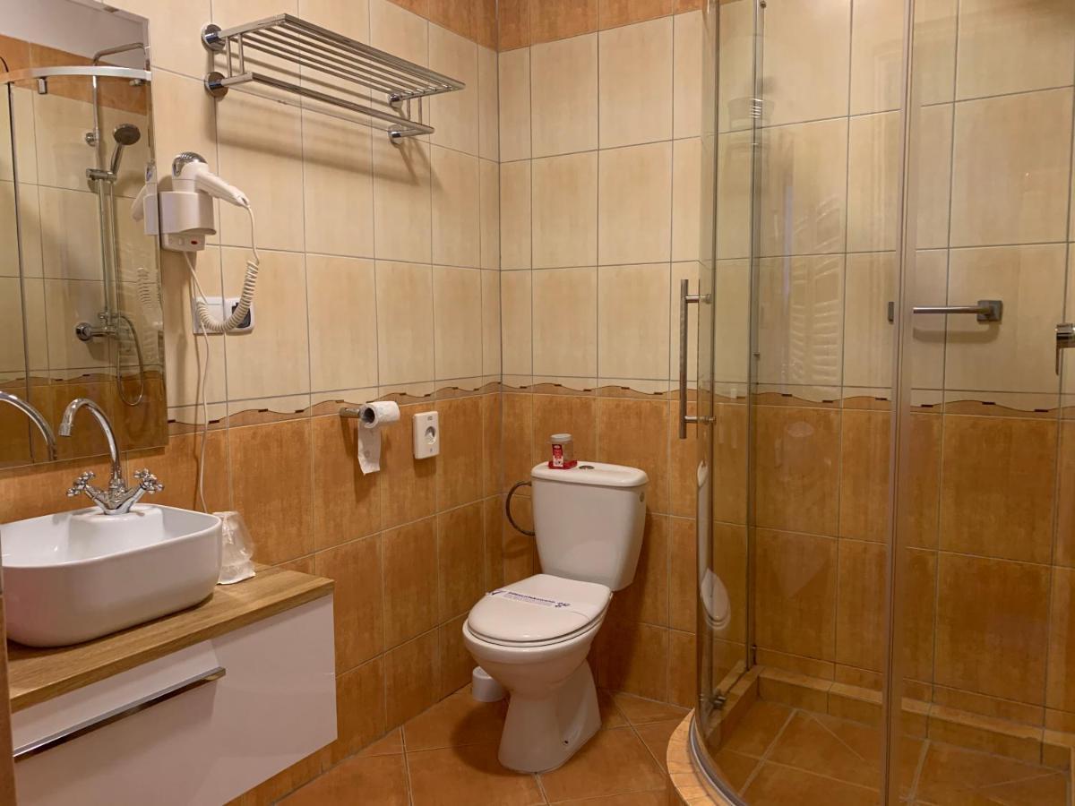 Hotel Kameleon Tarnobrzeg Kültér fotó