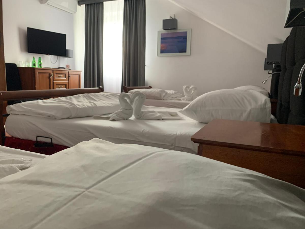 Hotel Kameleon Tarnobrzeg Kültér fotó