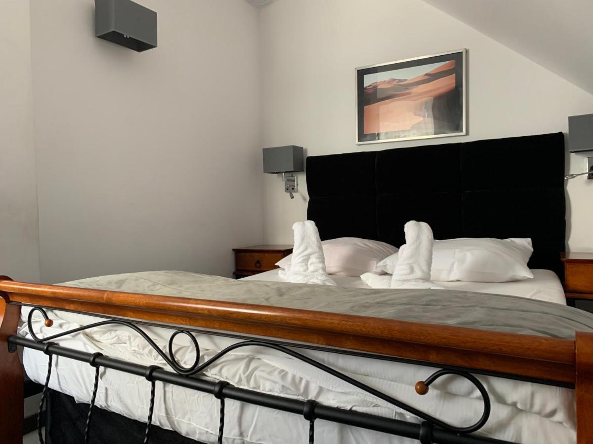 Hotel Kameleon Tarnobrzeg Kültér fotó